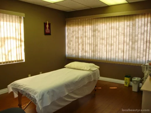 MO(Mandarin Oriental) Acupuncture Therapeutic Massage Center, Calgary - Photo 4