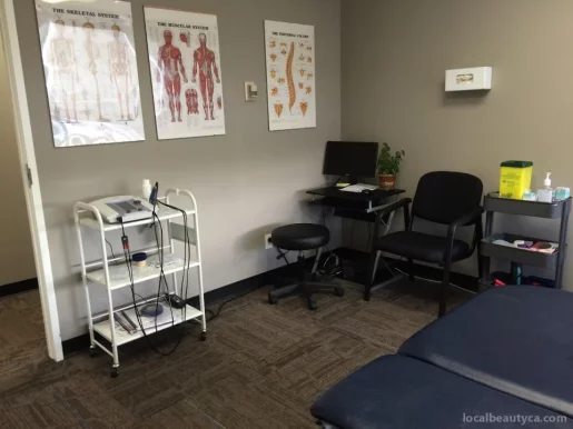 Kinetic Performance Center Sports Therapy & Chiropractic, Calgary - Photo 3