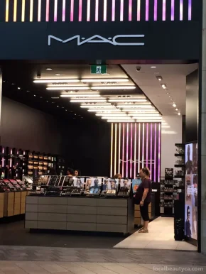 MAC Cosmetics, Laval - Photo 6