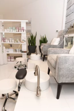 Revive Skin Clinic & Boutique, Mississauga - Photo 2