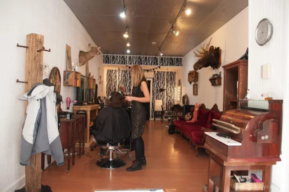 Fox Hairdressing Salon, Montreal - Photo 2