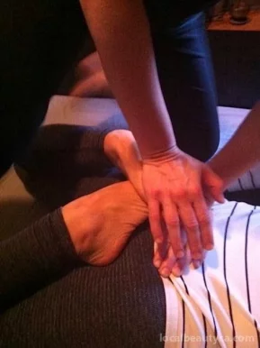 GoldenThaiYoga Massage thaïlandais, Montreal - Photo 2