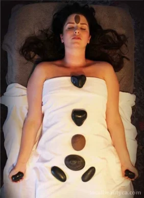 Inner Balance Hot Stone & Massage, Saanich - Photo 3