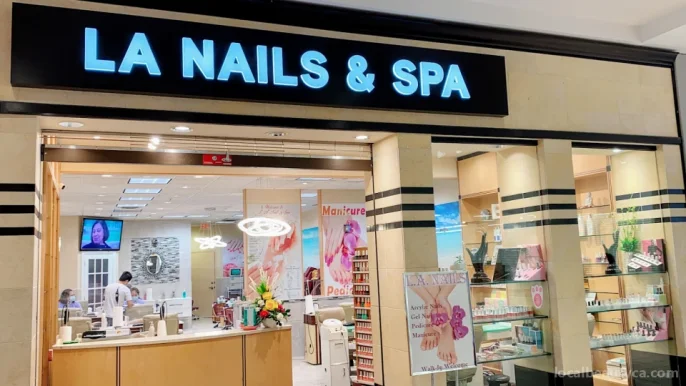 La Nails & spa Lawson Height Mall, Saskatoon - Photo 3