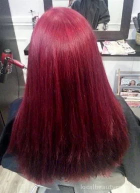Courtney’s Cuts and Colours, Surrey - Photo 2