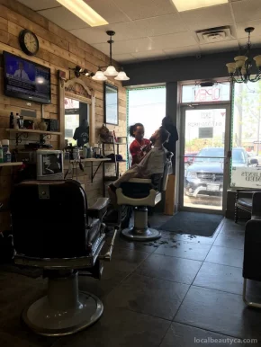 Chopped & Faded Gentlemen’s Barbershop, Toronto - Photo 2