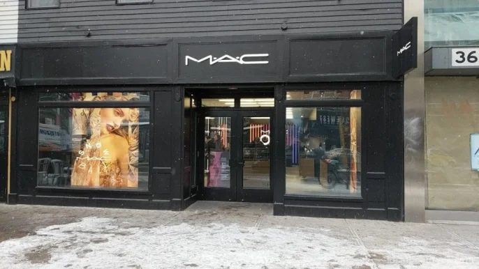 MAC Cosmetics, Toronto - Photo 3