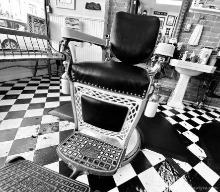 Hollow Ground Barber Shop, Toronto - Photo 2