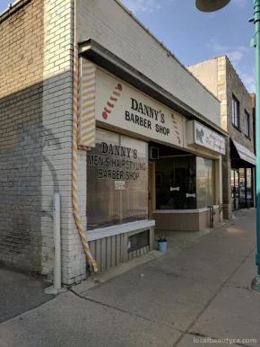 Danny's Barber Shop, Toronto - Photo 2