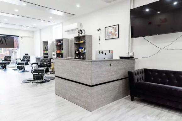 The Canvas Downtown | Barbers ◦ Tattoos ◦ Piercings ◦ Beauty, Toronto - Photo 2