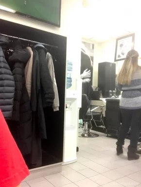 Wellington Hair Salon, Toronto - Photo 4