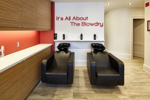 Blowdry Lounge, Toronto - Photo 1