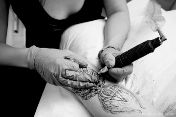 Divina Tattoos, Victoria - Photo 1