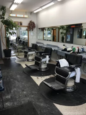 Tony's Barbershop, Winnipeg - Photo 2