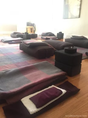 Omniji Yoga Therapy, Winnipeg - Photo 1